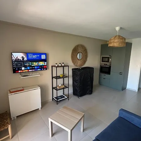 La Marine Hyeres, Sea-view Duplex شقة *